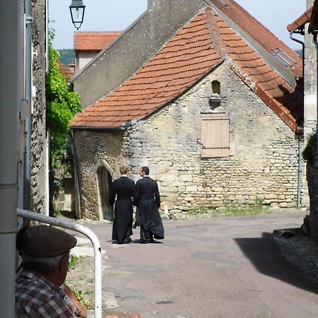 La Maison De Pierre Flavigny-sur-Ozerain Exterior foto