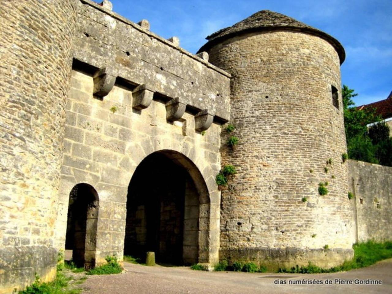 La Maison De Pierre Flavigny-sur-Ozerain Exterior foto